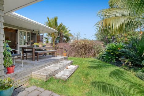 Photo of property in 19a Parakai Avenue, Parakai, 0830