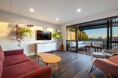 Photo of property in 14b Corrella Road, Belmont, Auckland, 0622