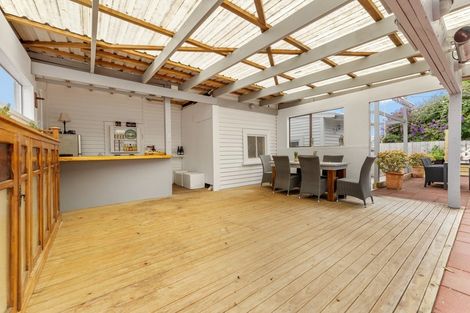 Photo of property in 55 Vivian Street, New Plymouth, 4310