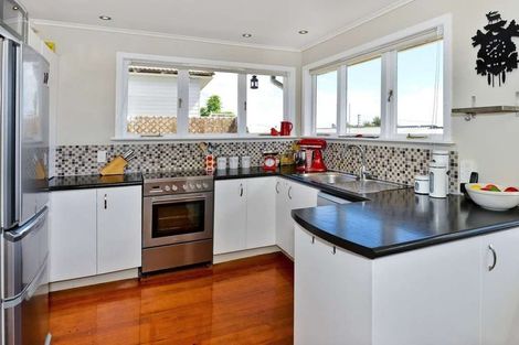 Photo of property in 1/276 Rangatira Road, Beach Haven, Auckland, 0626