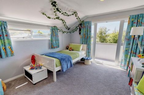 Photo of property in 77 Sunbrae Drive, Silverstream, Upper Hutt, 5019