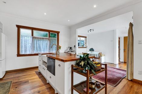 Photo of property in 7 Seddon Street, Westown, New Plymouth, 4310