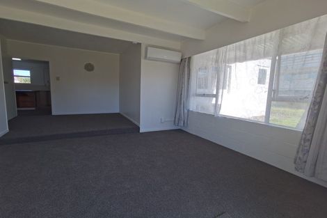 Photo of property in 51 Archibald Road, Kelston, Auckland, 0602