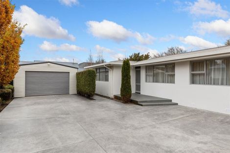 Photo of property in 2/57 Mcfaddens Road, St Albans, Christchurch, 8052