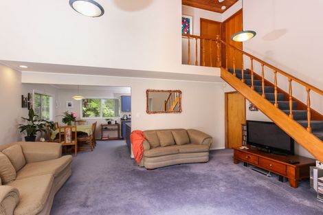 Photo of property in 5 Hayes Road, Henderson Valley, Auckland, 0612
