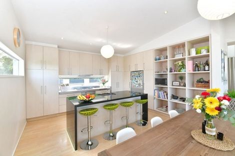 Photo of property in 77 Garfield Road, Helensville, 0800