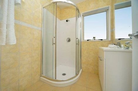 Photo of property in 2/25 Kopara Place, Clendon Park, Auckland, 2103