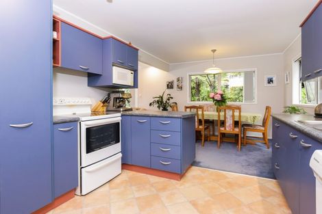 Photo of property in 5 Hayes Road, Henderson Valley, Auckland, 0612