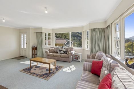 Photo of property in 17 Holmes Grove, Naenae, Lower Hutt, 5011