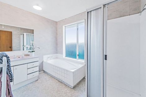 Photo of property in 1/5 Showgate Avenue, Sockburn, Christchurch, 8042