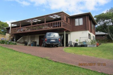 Photo of property in 21 Unsworth Drive, Unsworth Heights, Auckland, 0632