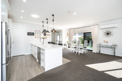 Photo of property in 10 Ruahine Road, Poraiti, Napier, 4112