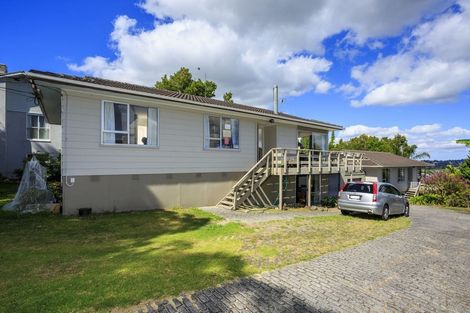 Photo of property in 1/244 East Coast Road, Forrest Hill, Auckland, 0620