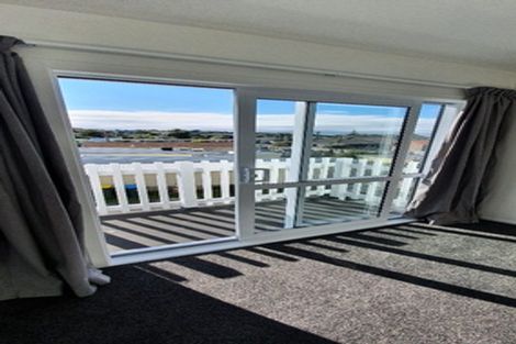 Photo of property in 9/22 Bay Drive, Titahi Bay, Porirua, 5022