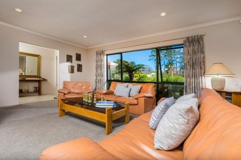 Photo of property in 13 Admirals Court Drive, Greenhithe, Auckland, 0632