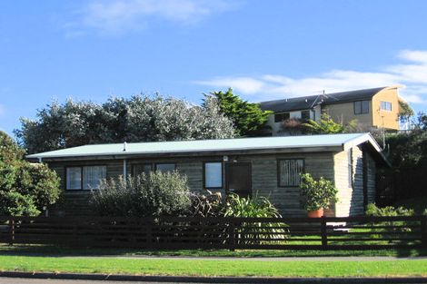 Photo of property in 153 Tutere Street, Waikanae Beach, Waikanae, 5036