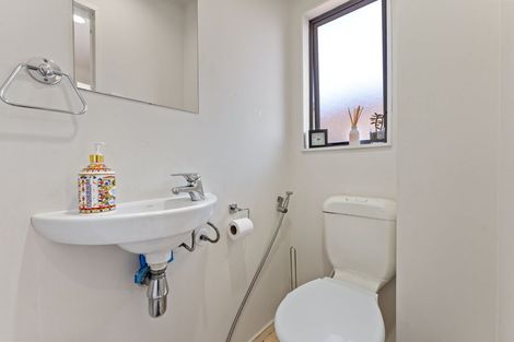 Photo of property in 4/3 Hulme Place, Henderson, Auckland, 0612