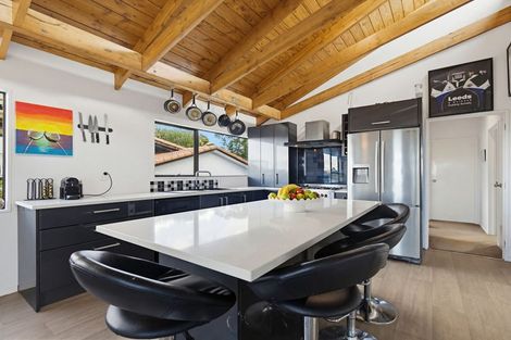 Photo of property in 57 John Dee Crescent, Red Beach, 0932