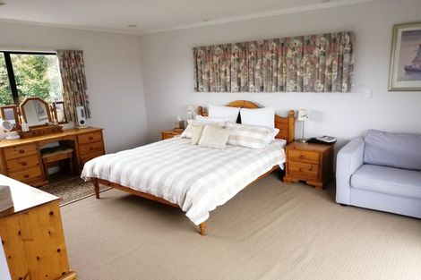 Photo of property in 24 Montclair Rise, Browns Bay, Auckland, 0630