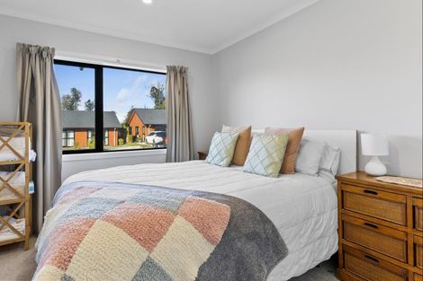 Photo of property in 11 Winnie Close, Acacia Bay, Taupo, 3330