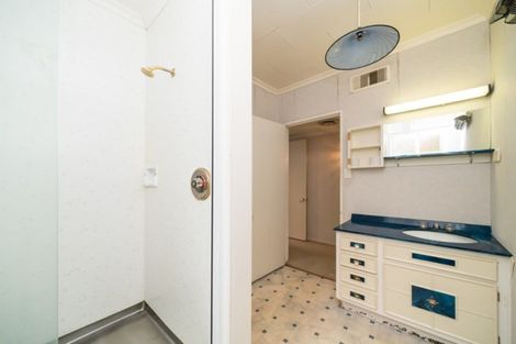 Photo of property in 102 Long Melford Road, Awapuni, Palmerston North, 4412