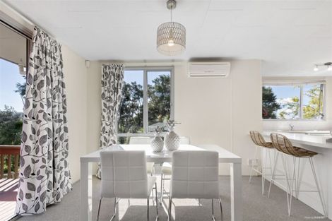 Photo of property in 9 Exeter Place, Unsworth Heights, Auckland, 0632