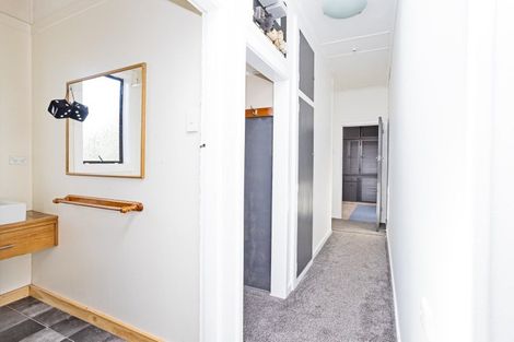 Photo of property in 64 Nichol Street, Heidelberg, Invercargill, 9812