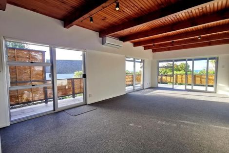 Photo of property in 2/59a Knights Road, Rothesay Bay, Auckland, 0630