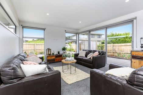 Photo of property in 17a Heta Road, Highlands Park, New Plymouth, 4312