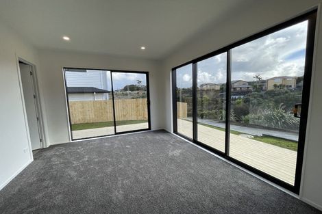 Photo of property in 7 Wallis Lane, Orewa, 0931