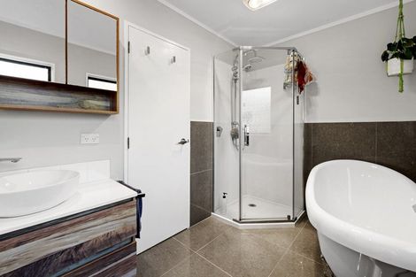 Photo of property in 2/8 Leven Lane, Totara Heights, Auckland, 2105