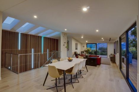 Photo of property in 34 Cedar Drive, Kelvin Heights, Queenstown, 9300
