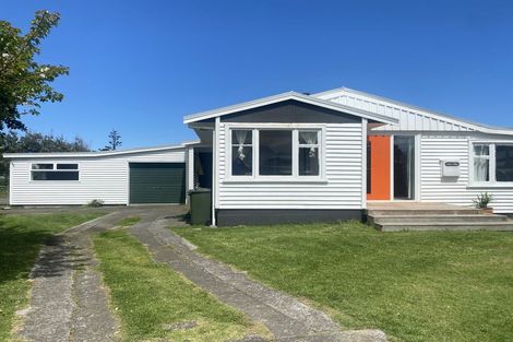 Photo of property in 17 Hickey Place, Opunake, 4616