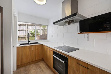 Photo of property in 3/52 Fruitvale Road, New Lynn, Auckland, 0600