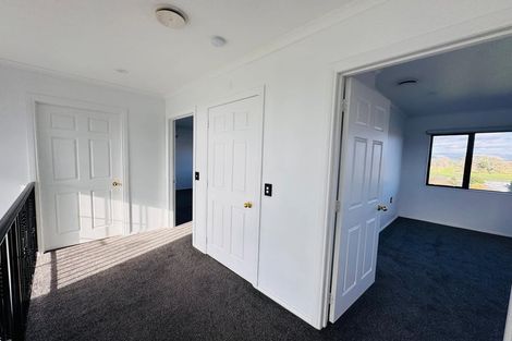 Photo of property in 69 Royal Oak Drive, Kelvin Grove, Palmerston North, 4414