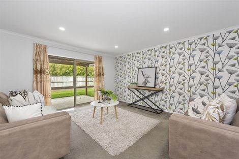 Photo of property in 210 Saint James Drive, Huntington, Hamilton, 3210