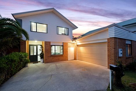 Photo of property in 13 Pyramid Place, Glen Eden, Auckland, 0602