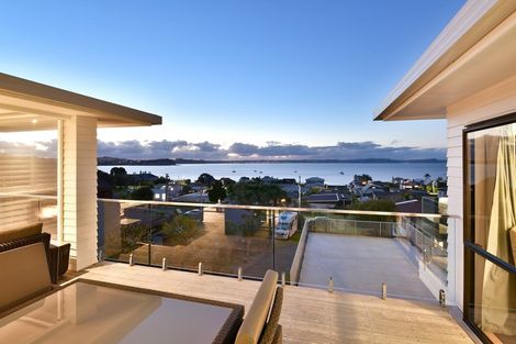 Photo of property in 47 De Luen Avenue, Tindalls Beach, Whangaparaoa, 0930