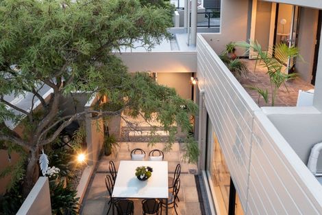 Photo of property in Highwic, 3/32 Hobson Street, Thorndon, Wellington, 6011