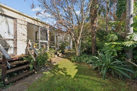 Photo of property in 13 Ward Crescent, Te Atatu Peninsula, Auckland, 0610
