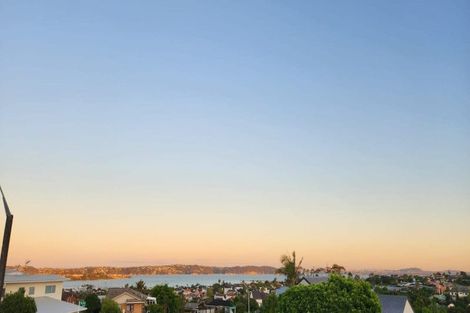 Photo of property in 19 Westpark Drive, West Harbour, Auckland, 0618