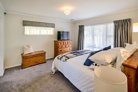 Photo of property in 147 Tirohanga Road, Tirohanga, Lower Hutt, 5010