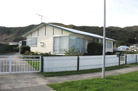 Photo of property in 8 Grimsby Grove, Wainuiomata, Lower Hutt, 5014
