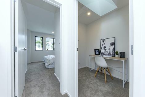 Photo of property in 5 Morihana Close, Glen Eden, Auckland, 0602