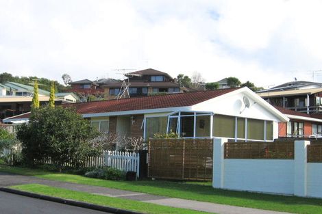 Photo of property in 43 William Bayes Place, Red Beach, 0932