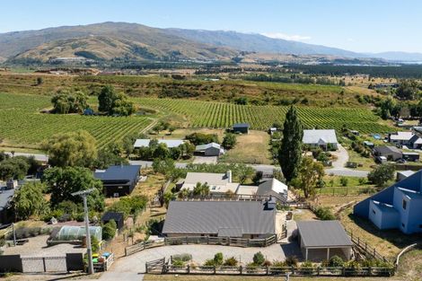 Photo of property in 32 Hall Road, Bannockburn, Cromwell, 9384