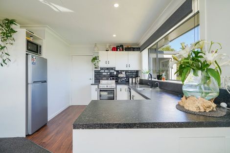 Photo of property in 6 Oteramika Road, Rockdale, Invercargill, 9812