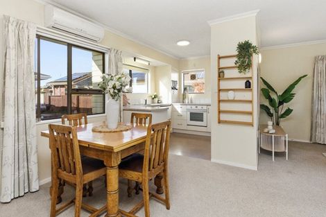 Photo of property in 6a Compton Place, Mount Maunganui, 3116