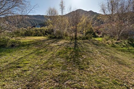 Photo of property in 16 Avalon Crescent, Fernhill, Queenstown, 9300