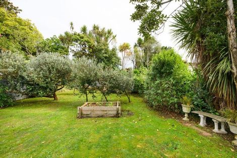 Photo of property in 8 Waterloo Crescent, Hokowhitu, Palmerston North, 4410